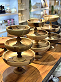 کاسه چوبی پایه دار گردو